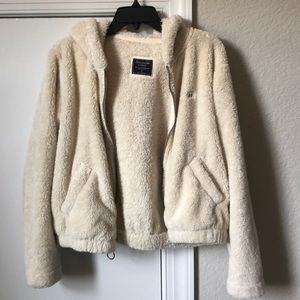 Sherpa jacket with hood